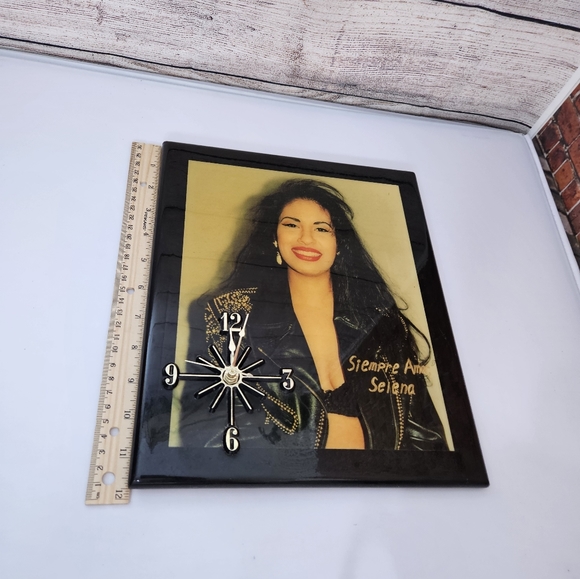 RARE Vintage Selena Quintanilla clock - Picture 12 of 12